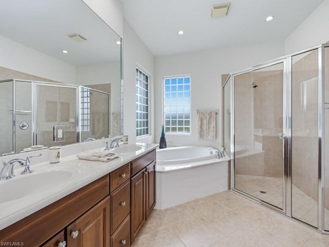1446 Borghese LN 101, Naples, FL 34114