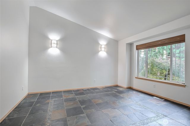 9430 NE 181st Lane, Bothell, WA 98011