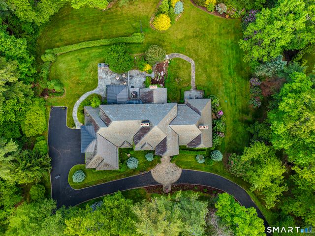 14 Robkins Road, Avon, CT 06001