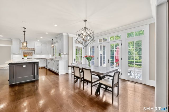 14 Robkins Road, Avon, CT 06001