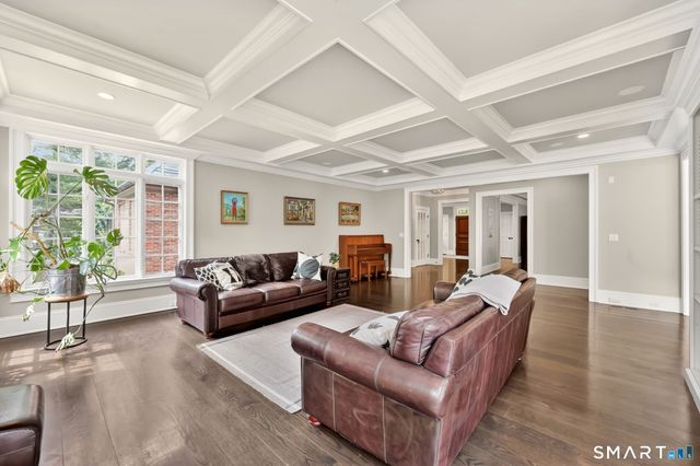 14 Robkins Road, Avon, CT 06001