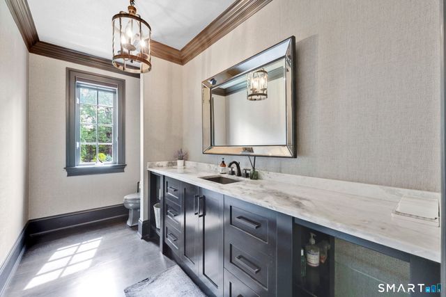 14 Robkins Road, Avon, CT 06001