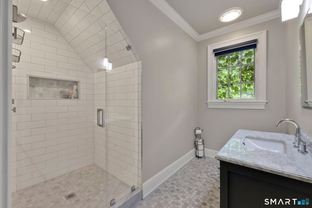 14 Robkins Road, Avon, CT 06001