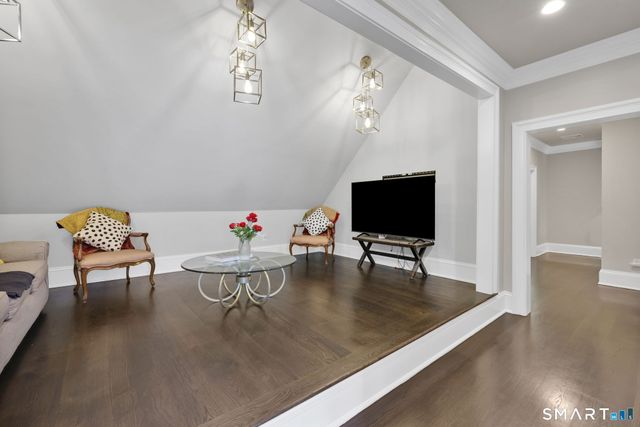 14 Robkins Road, Avon, CT 06001