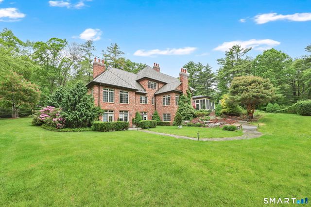 14 Robkins Road, Avon, CT 06001