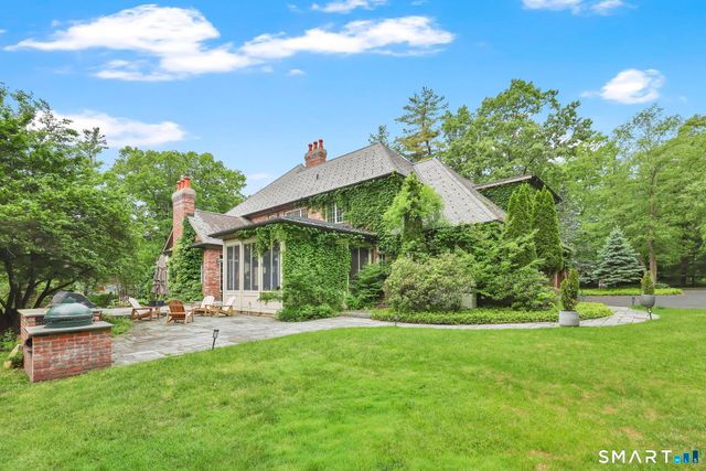 14 Robkins Road, Avon, CT 06001