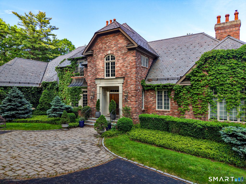 14 Robkins Road, Avon, CT 06001