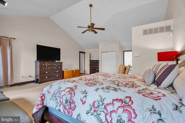 3 SOUTHGATE DR, Voorhees, NJ 08043