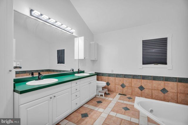 3 SOUTHGATE DR, Voorhees, NJ 08043