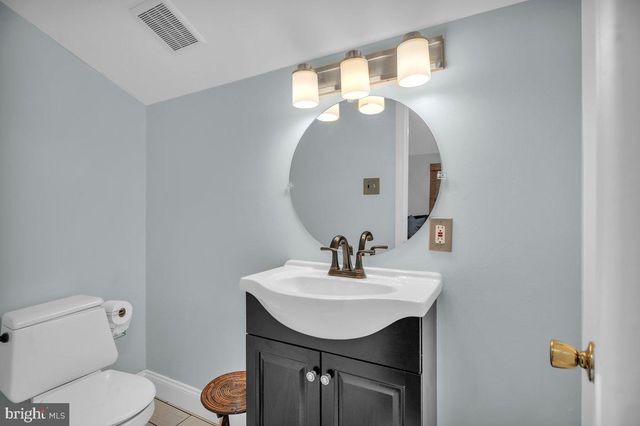 3 SOUTHGATE DR, Voorhees, NJ 08043