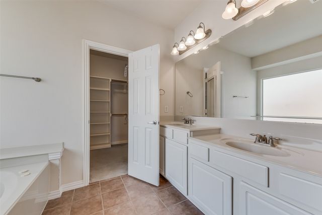 920 Melissa Drive, Waxahachie, TX 75167