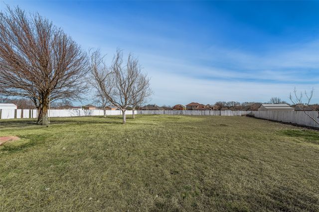 920 Melissa Drive, Waxahachie, TX 75167