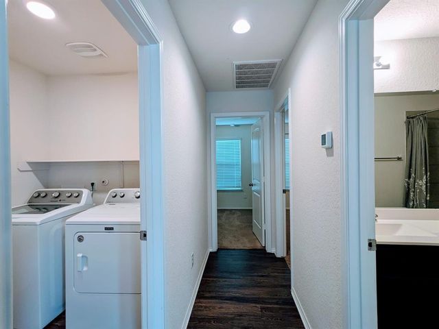 121 Dylan DR, San Marcos, TX 78666