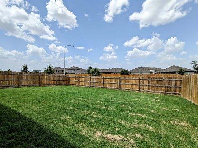 121 Dylan DR, San Marcos, TX 78666