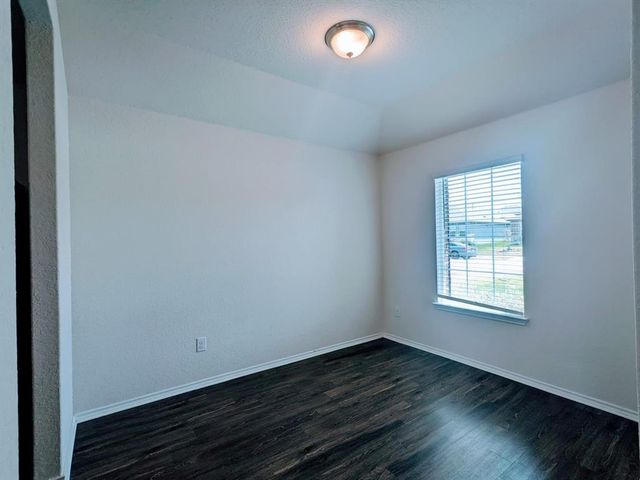 121 Dylan DR, San Marcos, TX 78666