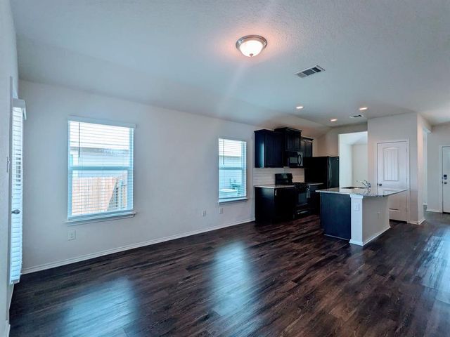 121 Dylan DR, San Marcos, TX 78666
