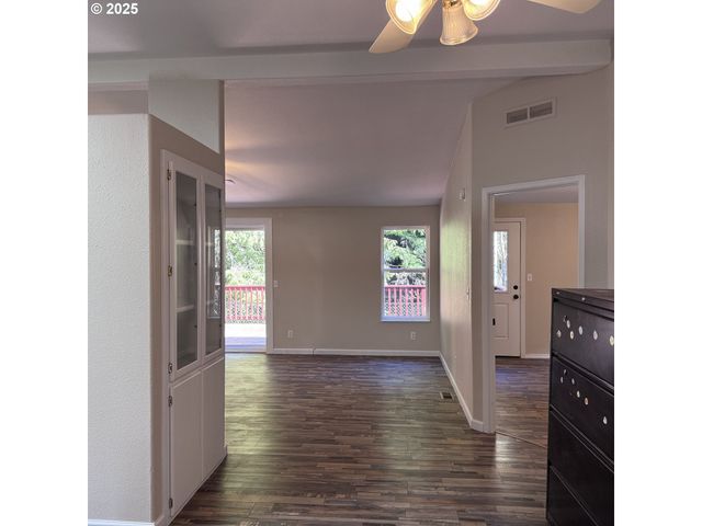 925 Sw DOLORES Dr, Waldport, OR 97394