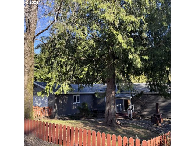 925 Sw DOLORES Dr, Waldport, OR 97394