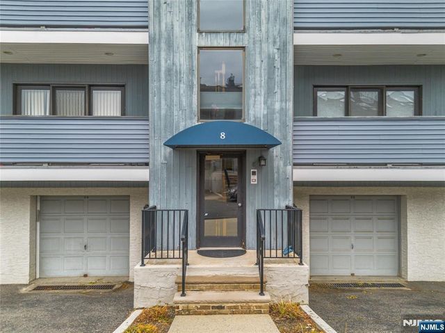 8 Domessina Lane C1, Caldwell, NJ 07006