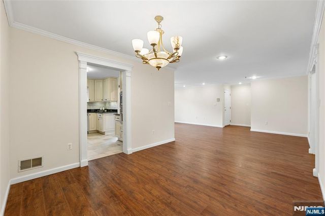 8 Domessina Lane C1, Caldwell, NJ 07006