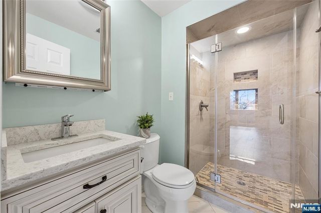 8 Domessina Lane C1, Caldwell, NJ 07006