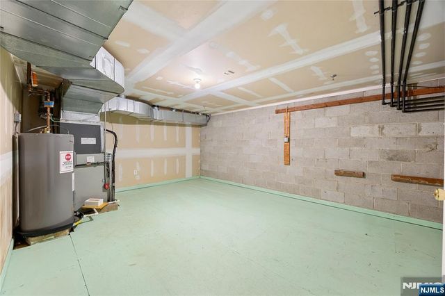 8 Domessina Lane C1, Caldwell, NJ 07006