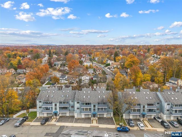 8 Domessina Lane C1, Caldwell, NJ 07006