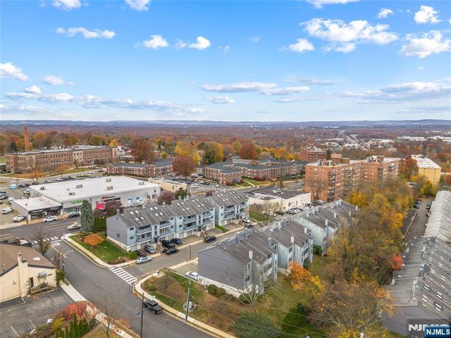 8 Domessina Lane C1, Caldwell, NJ 07006