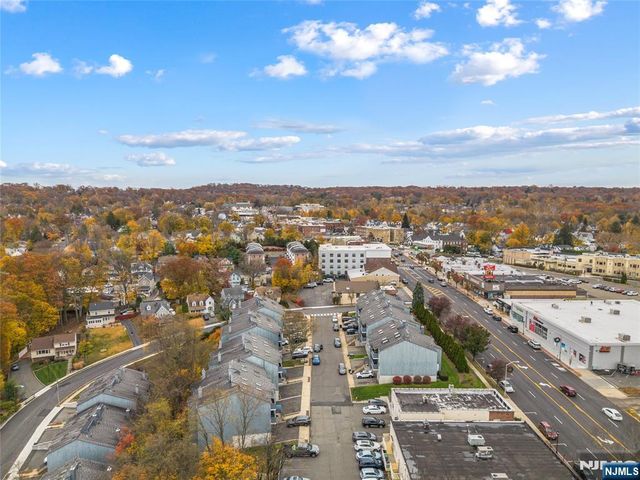 8 Domessina Lane C1, Caldwell, NJ 07006