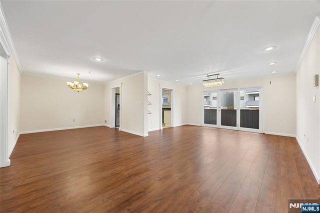 8 Domessina Lane C1, Caldwell, NJ 07006