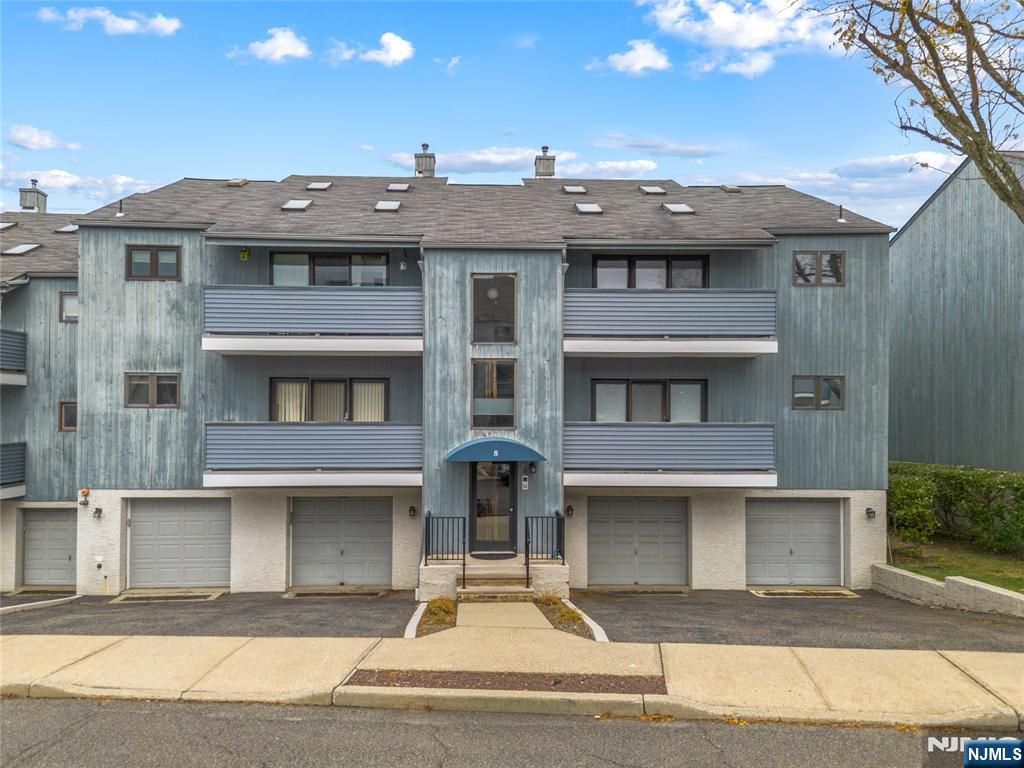 8 Domessina Lane C1, Caldwell, NJ 07006