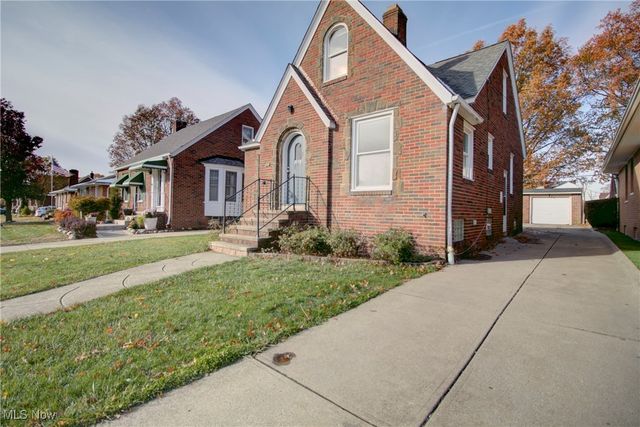 2918 North Avenue, Parma, OH 44134