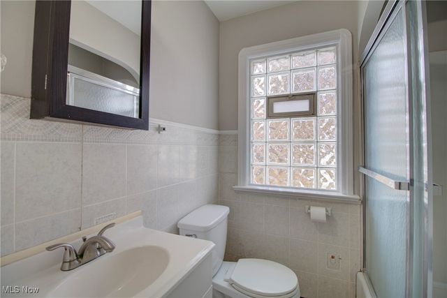 2918 North Avenue, Parma, OH 44134