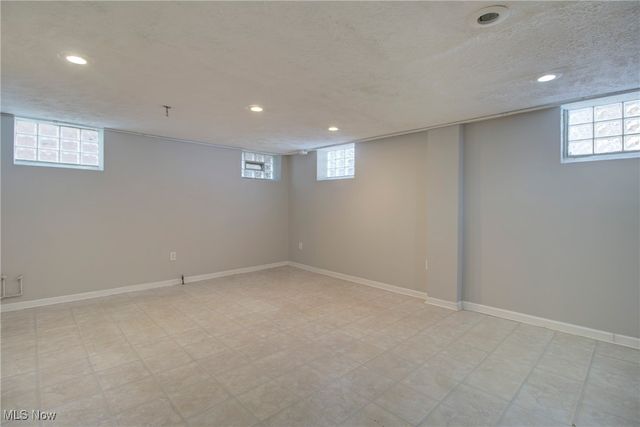 2918 North Avenue, Parma, OH 44134