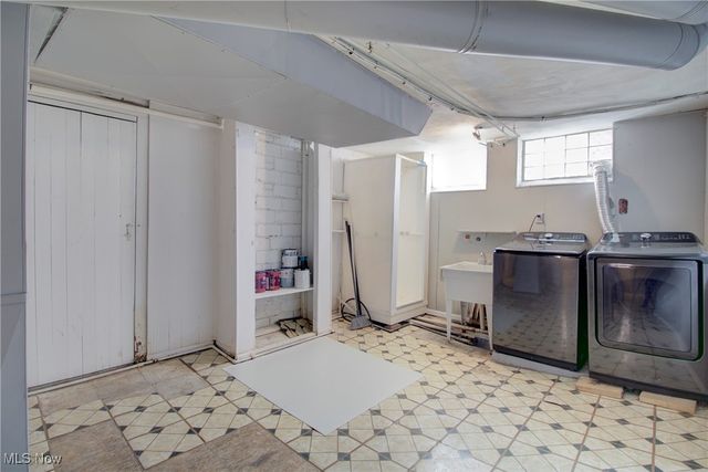 2918 North Avenue, Parma, OH 44134