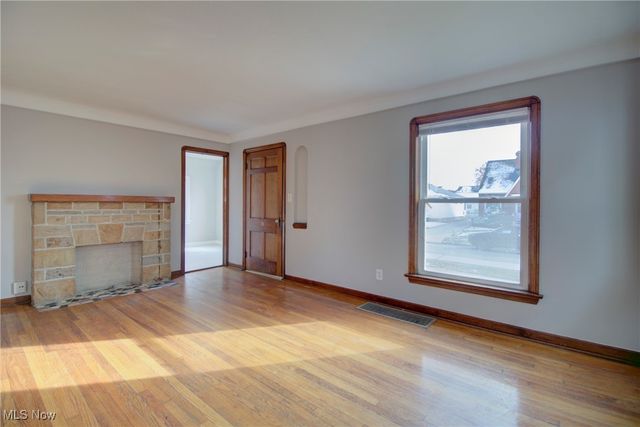 2918 North Avenue, Parma, OH 44134