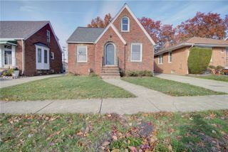 2918 North Avenue, Parma, OH 44134
