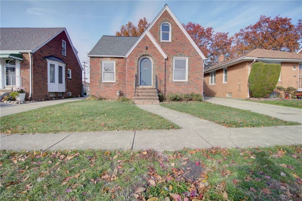 2918 North Avenue, Parma, OH 44134