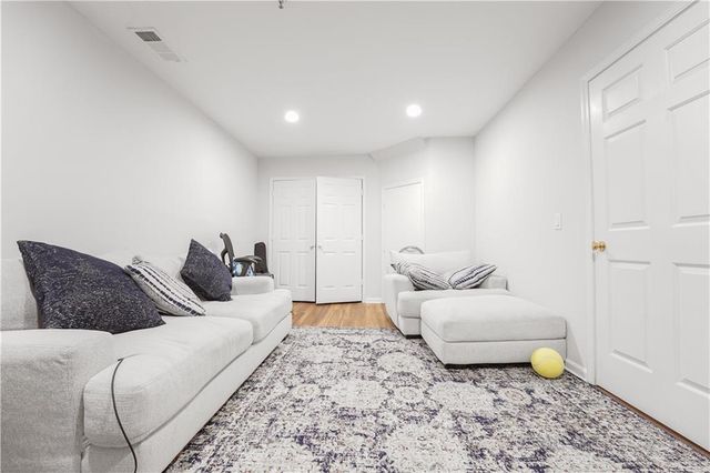 8620 Hope Mews Court, Atlanta, GA 30350