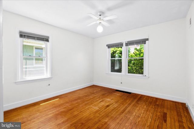 402 GUILFORD AVE, Hagerstown, MD 21740
