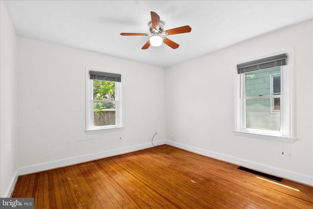 402 GUILFORD AVE, Hagerstown, MD 21740