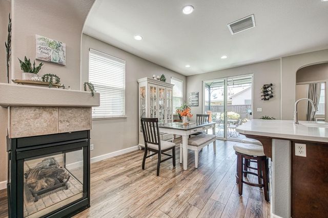 3665 W Black Walnut Lane, Fresno, CA 93711