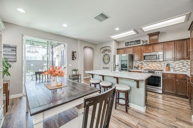 3665 W Black Walnut Lane, Fresno, CA 93711