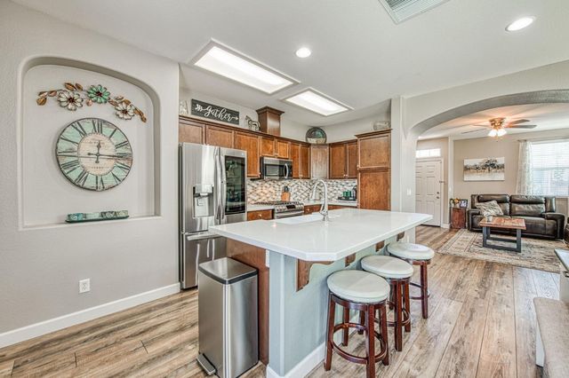 3665 W Black Walnut Lane, Fresno, CA 93711