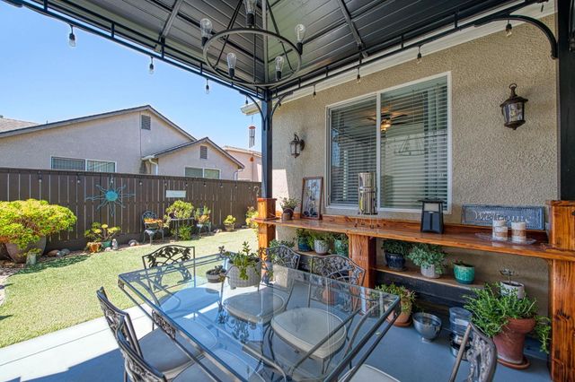 3665 W Black Walnut Lane, Fresno, CA 93711