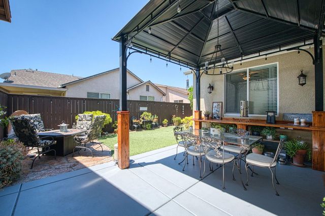 3665 W Black Walnut Lane, Fresno, CA 93711