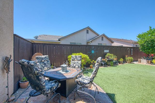 3665 W Black Walnut Lane, Fresno, CA 93711