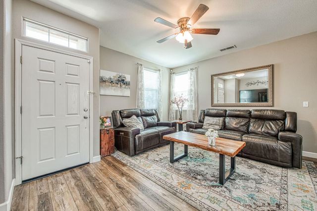 3665 W Black Walnut Lane, Fresno, CA 93711