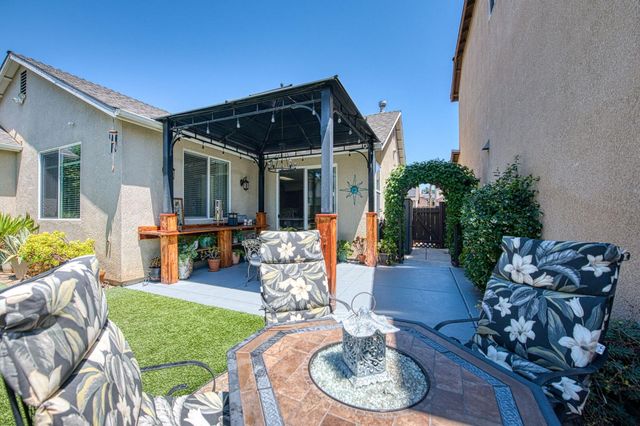 3665 W Black Walnut Lane, Fresno, CA 93711