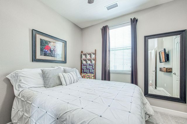 3665 W Black Walnut Lane, Fresno, CA 93711